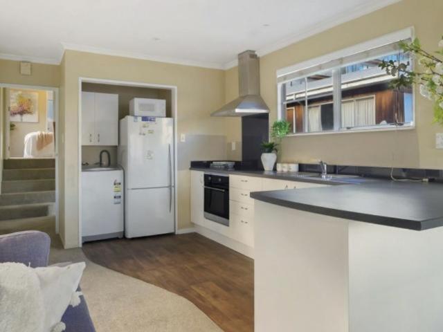 Ultimate Convenience, Walk-To-Town Townhouse Villa Queenstown Ngoại thất bức ảnh