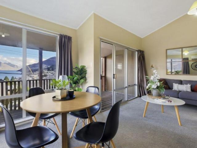 Ultimate Convenience, Walk-To-Town Townhouse Villa Queenstown Ngoại thất bức ảnh