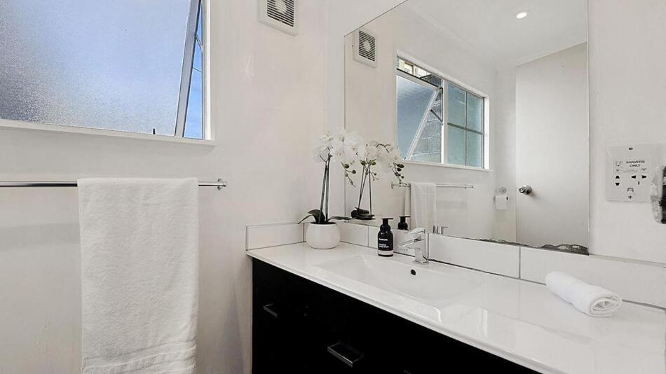 Ultimate Convenience, Walk-To-Town Townhouse Villa Queenstown Ngoại thất bức ảnh